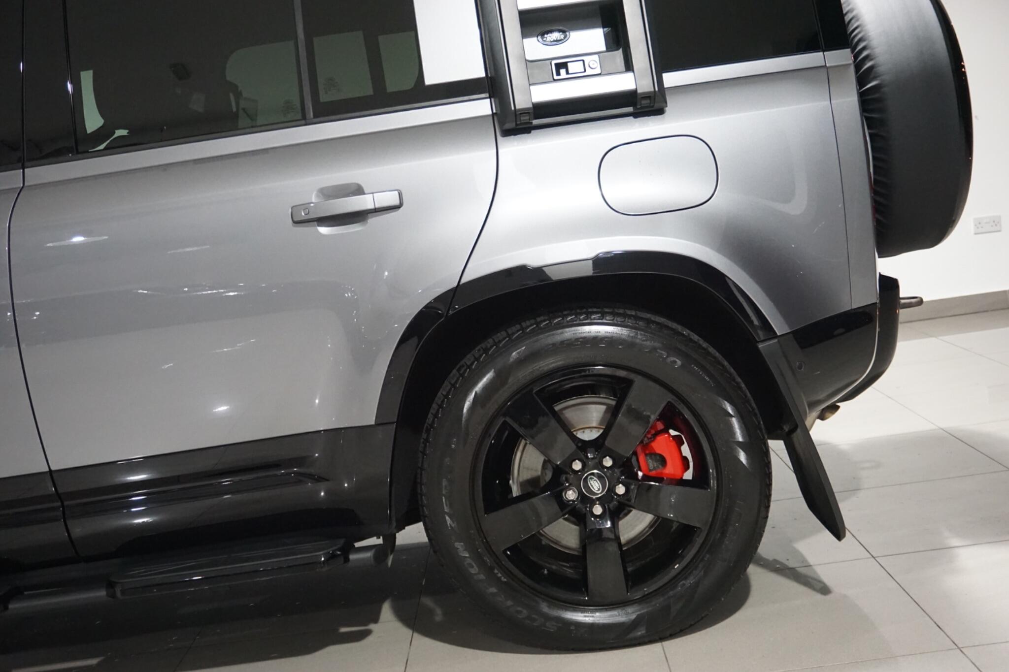 Land Rover Defender 110 2.0 P400e 15.4kWh X-Dynamic SE SUV 5dr Petrol Plug-in Hybrid Auto 4WD Euro 6 (s/s) (404 ps)